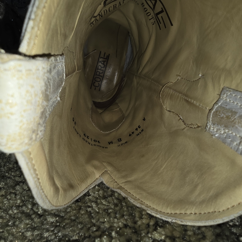 Corral Cream Embroidered Western Boots - image 4
